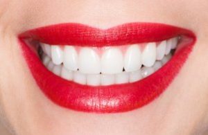 Показания и противопоказания для наращивания зубов