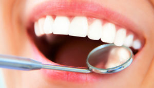 Протезирование зубов без боли