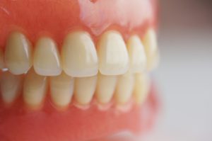 Все материалы для зубных протезов